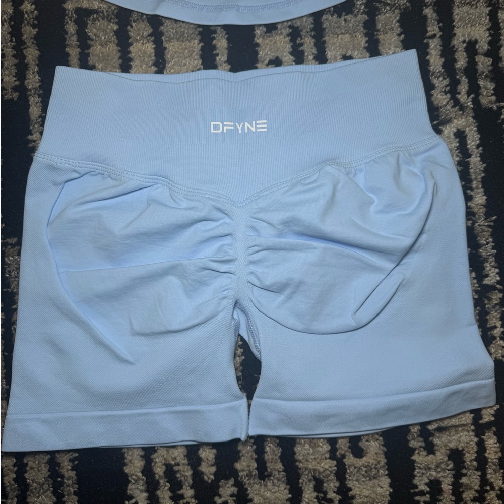 DFYNE Women's Light Blue Active Short Sleeve Top & High-Waist Shorts Set - Picture 4 of 6